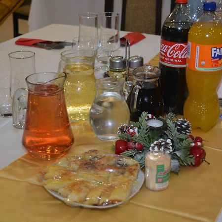 Pensiunea Popasul Ursilor Chiscau Esterno foto